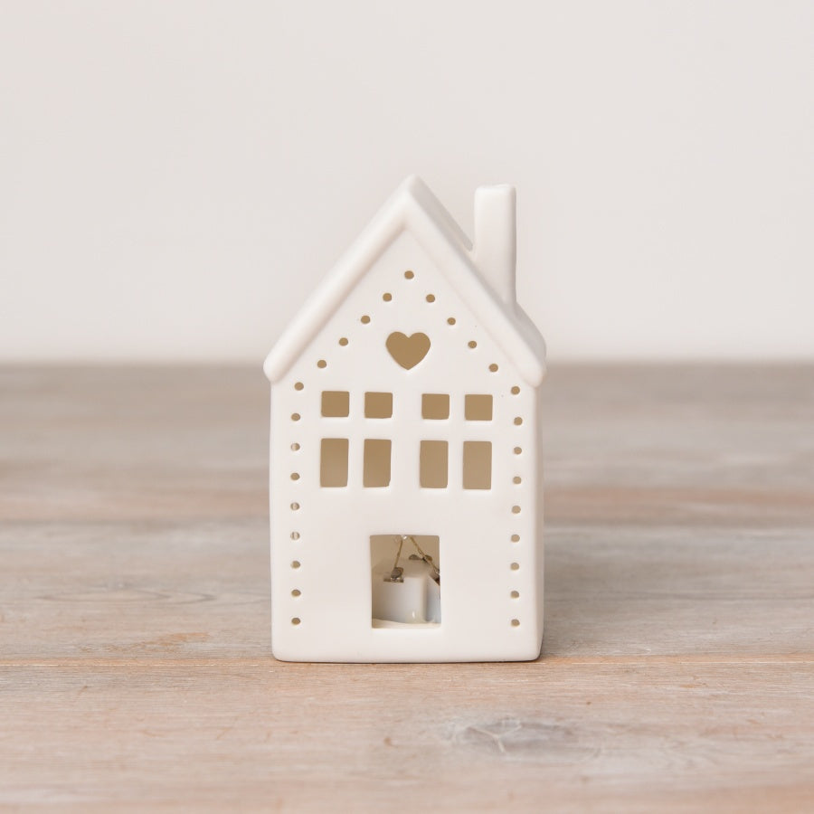 Shabbyquins LED Village set featuring three charming ceramic designs with warm lighting, perfect for festive home décor.