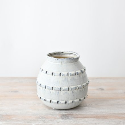 Soft grey tactile vase by Sable Homeware in two sizes, featuring a smooth, textured surface ideal for modern home decor.