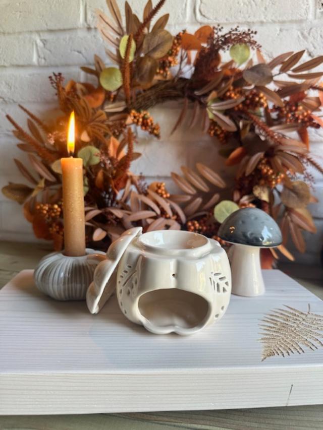 Sable Homeware Autumn Leaves Pumpkin Oil Burner for Halloween, featuring a decorative pumpkin design with autumn leaf accents.
