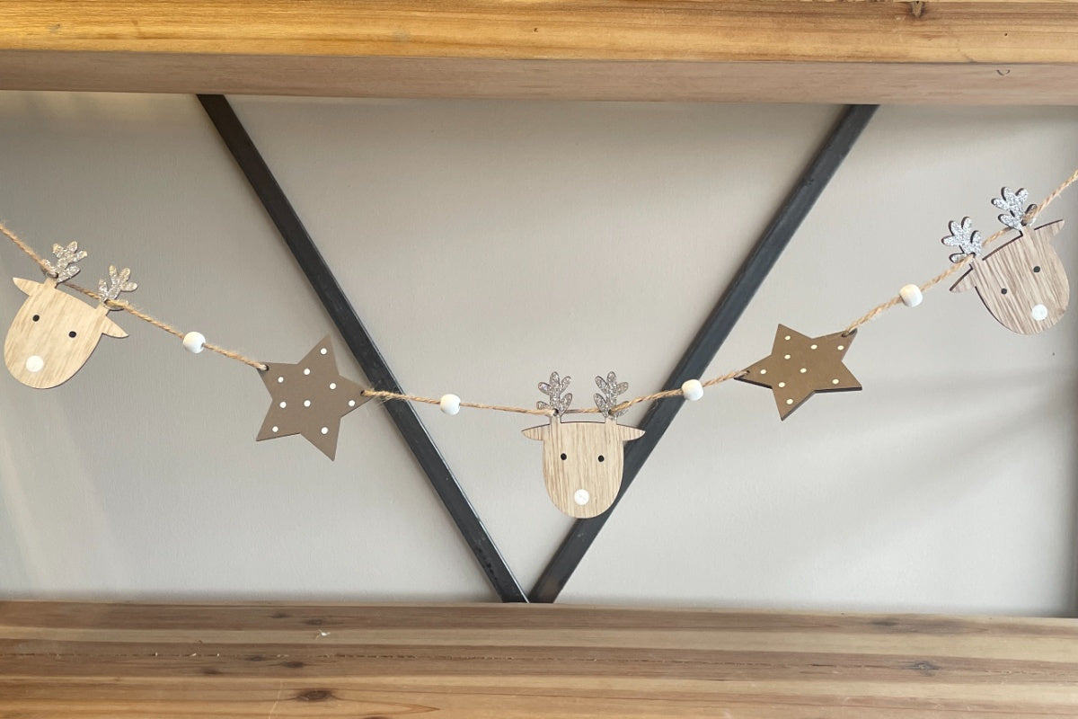 Wooden Reindeer Bunting - 2 styles available - Shabbyquins