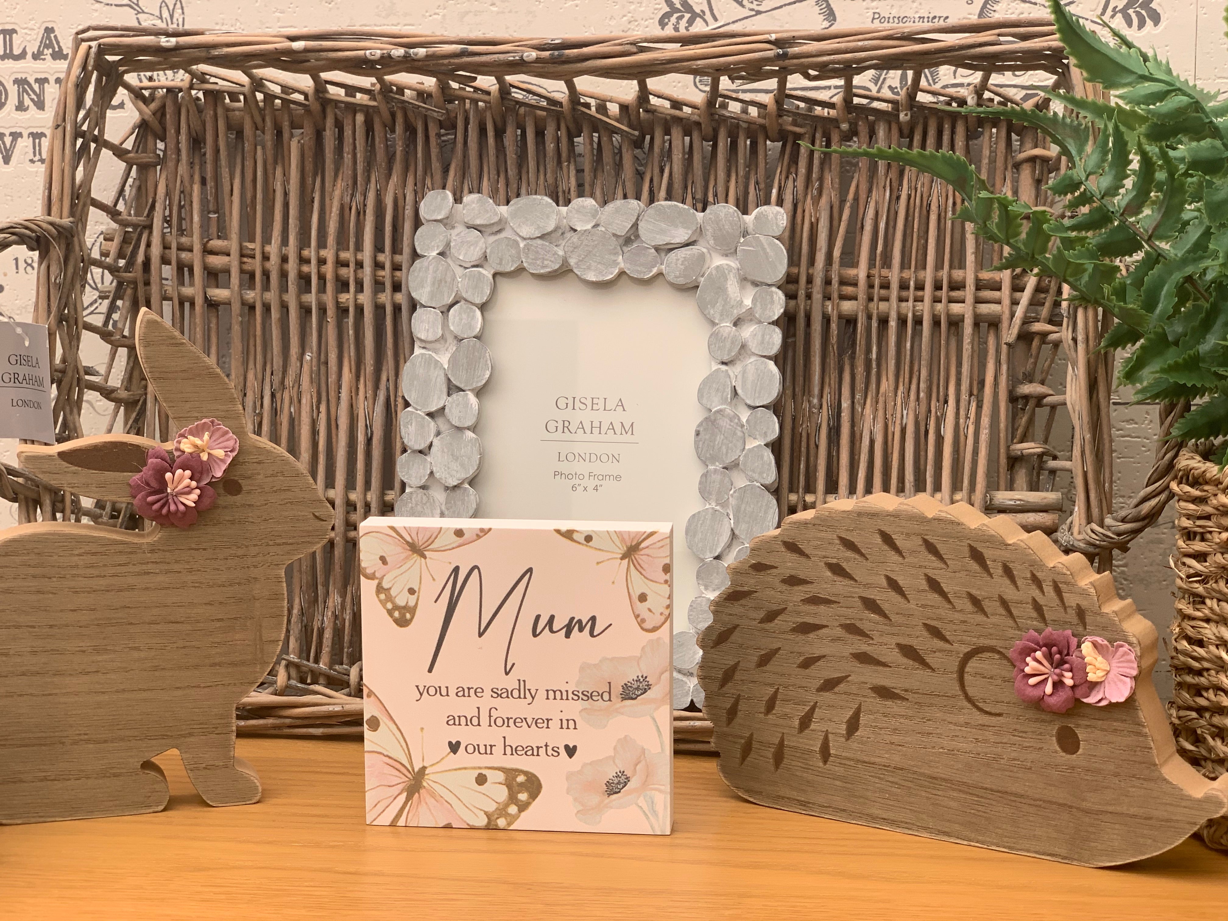 Shabbyquins Mum Memory Block plaque with engraved heartfelt message on a rustic wooden sign, ideal for sentimental gifts.