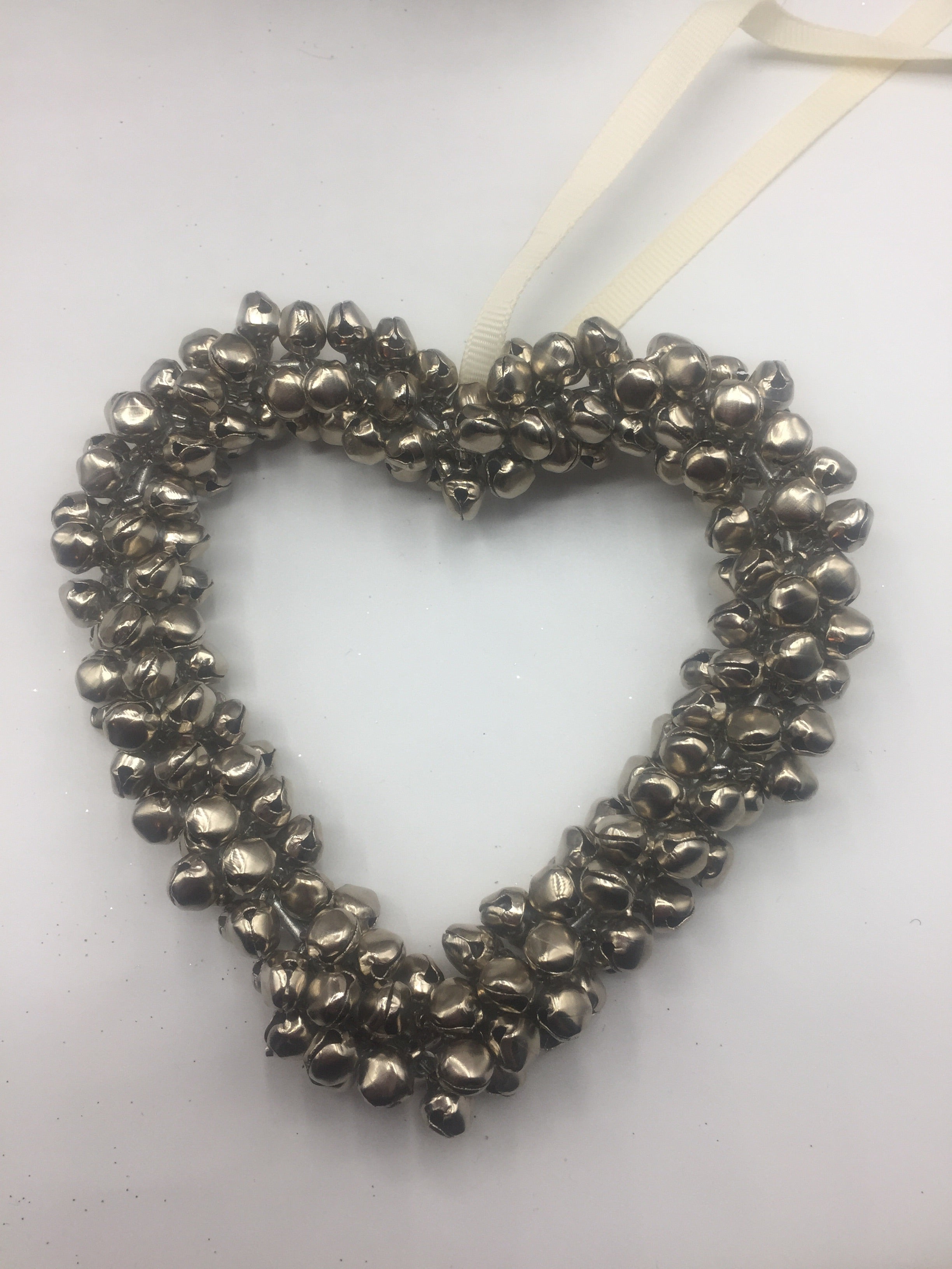 Small hanging silver star wreath with bells - Shabbyquins