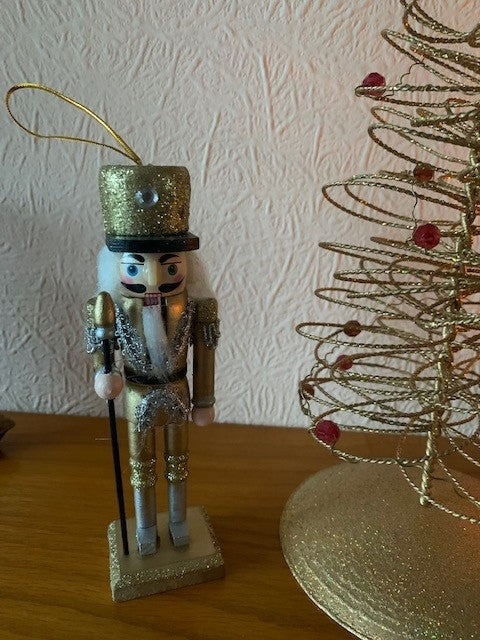 Pair of Hanging Nutcracker Decorations - Shabbyquins