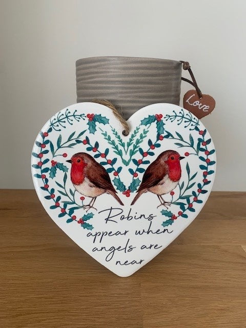 Sable Homeware ceramic Robin Heart plaque with festive Christmas robin design, perfect for holiday home decor.