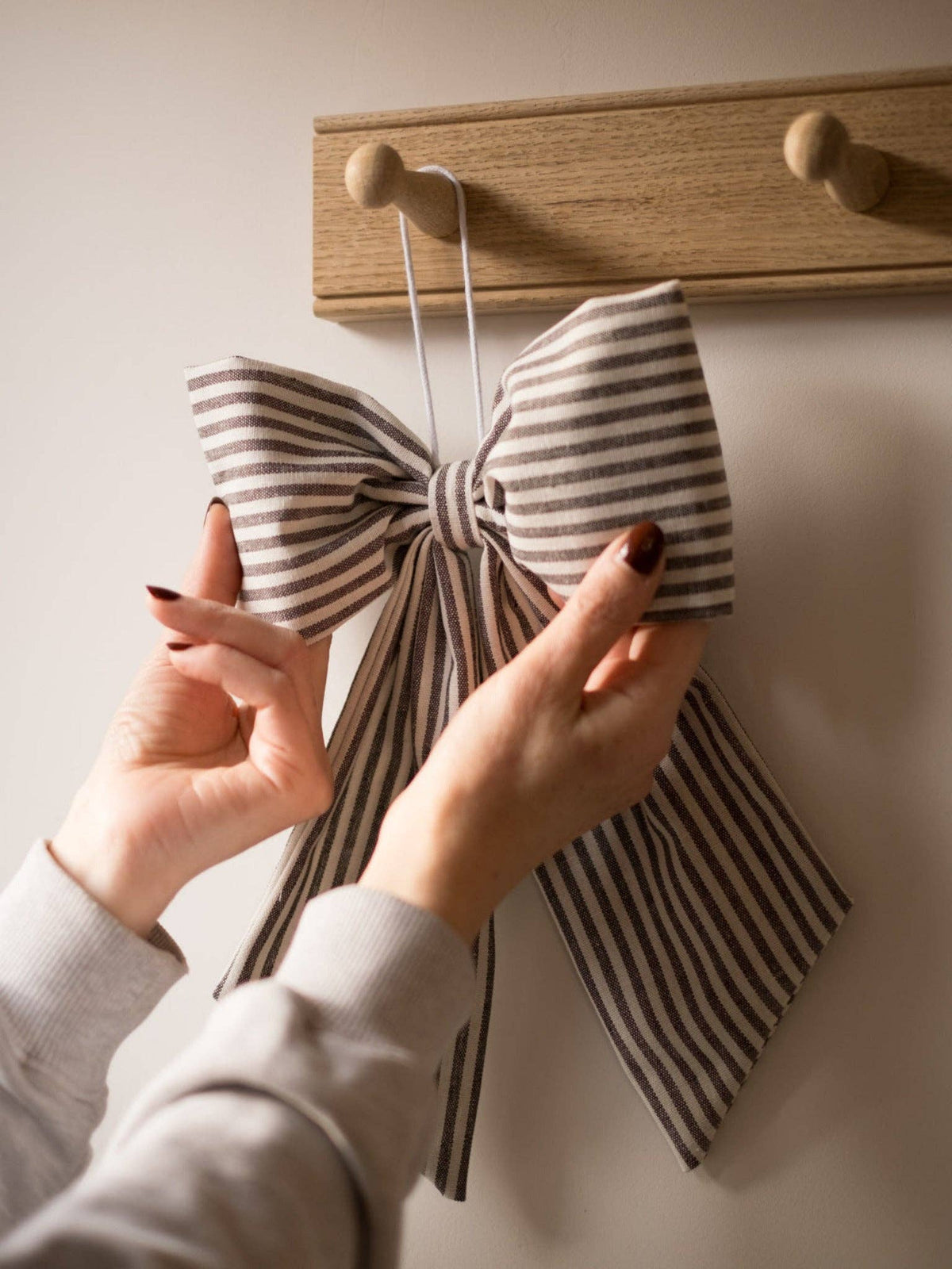 Brown Large Stripe Hanging Bow