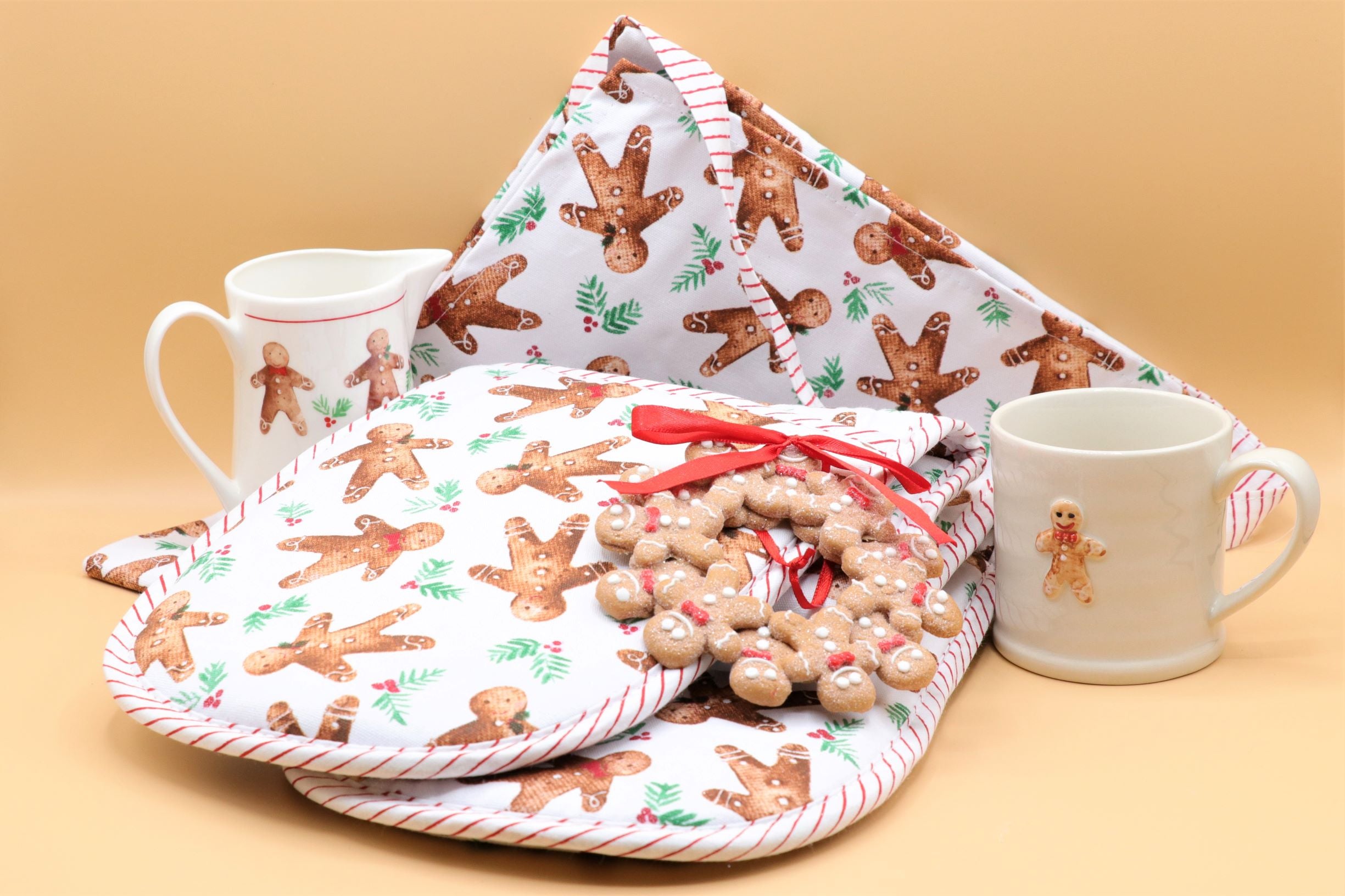 Sable Homeware ceramic mini Christmas mugs and jugs set with festive holiday designs on white background