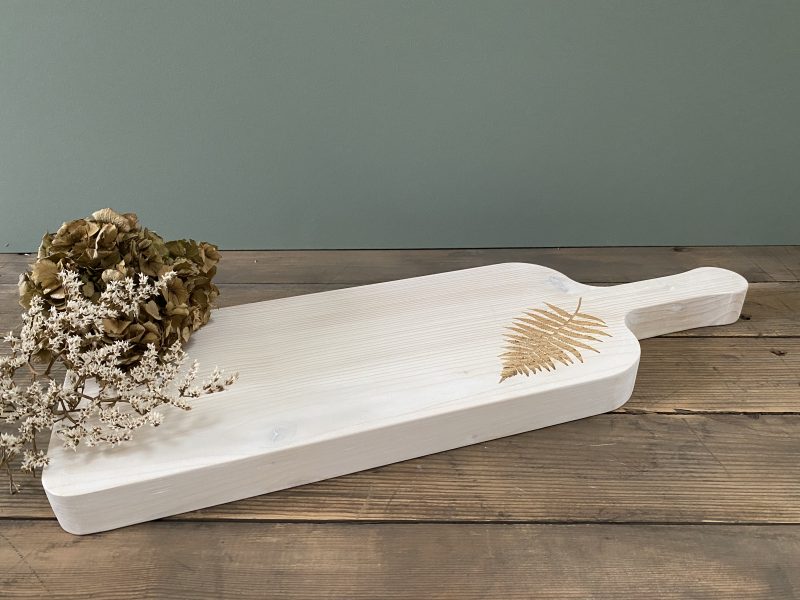 Shabbyquins Fern & Thistle wooden serving board in rectangular shape, decorative ornament with natural wood finish.