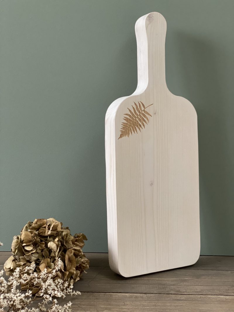 Rectangular Fern & Thistle wooden serving board by Shabbyquins, perfect as a decorative ornament or serving piece.